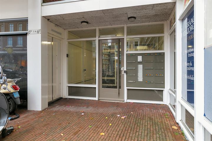 View photo 3 of Damstraat 6-D