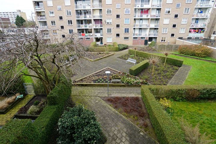 Bekijk foto 14 van Van Bijnkershoeklaan 87