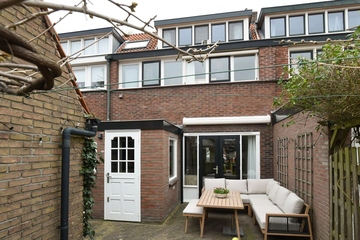 View photo 11 of Van de Sande Bakhuyzenstraat 145