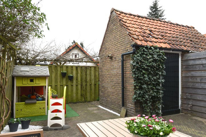 View photo 14 of Van de Sande Bakhuyzenstraat 145