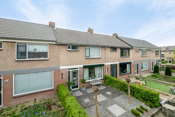 Bekijk foto 33 van van Oldenbarneveldstraat 18