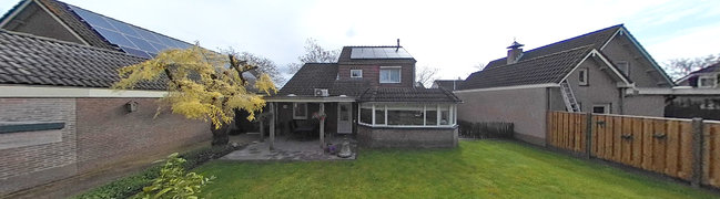 View 360° photo of Achtertuin of Geelrijs 13