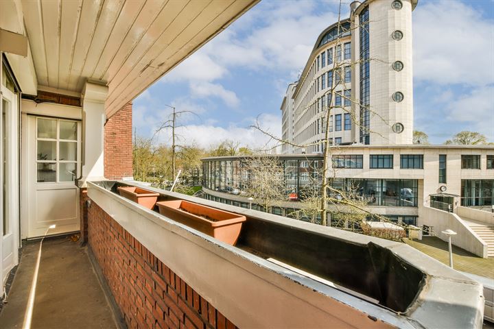 View photo 44 of Gerrit van der Veenstraat 18