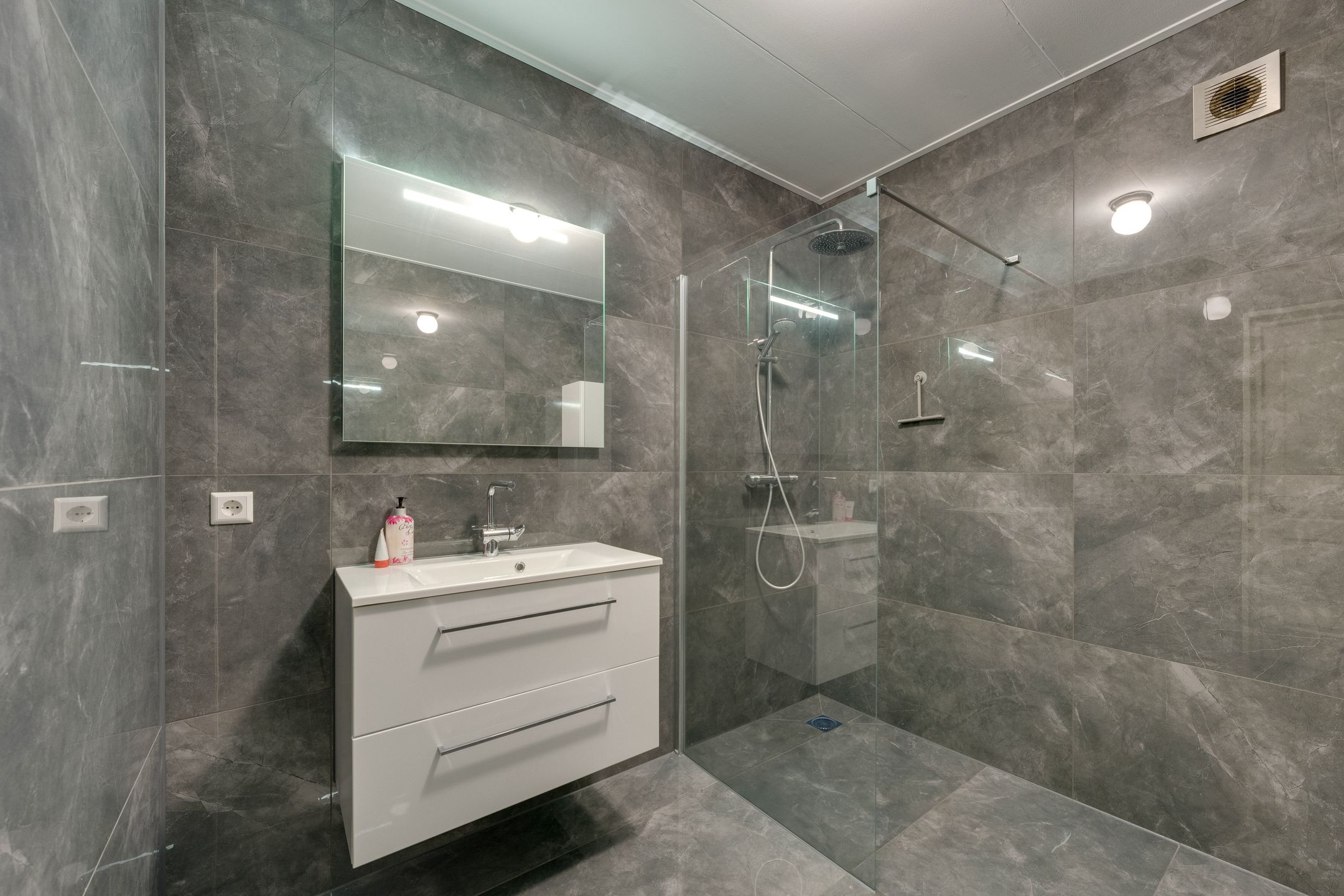 Photo 33 of Onderdijk 245-043