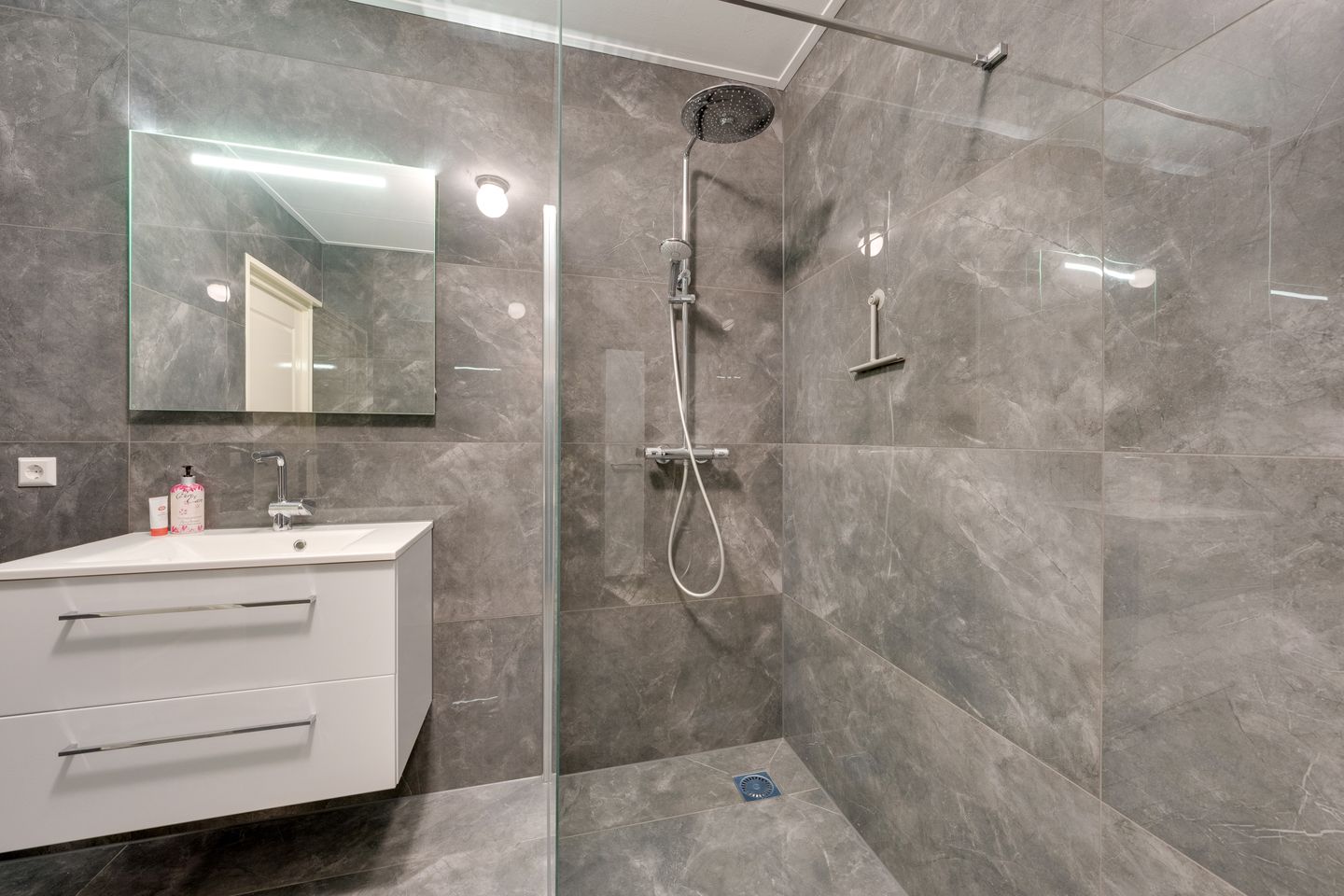 Photo 35 of Onderdijk 245-043