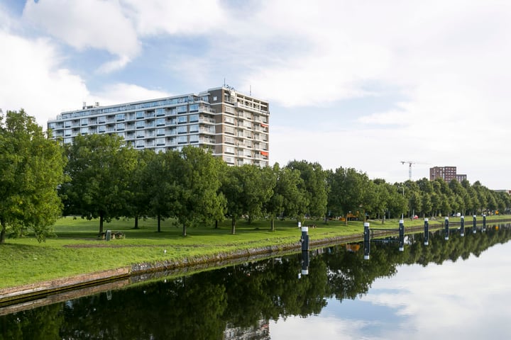 View photo 1 of Plantijnstraat 80