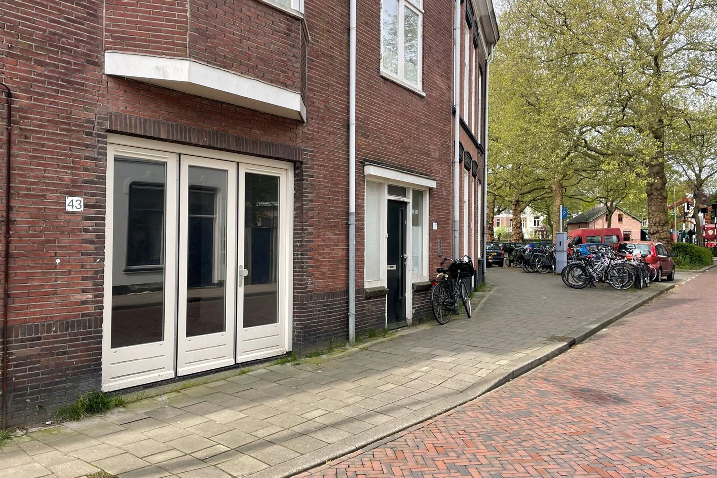 View photo 1 of Oosterstraat 43