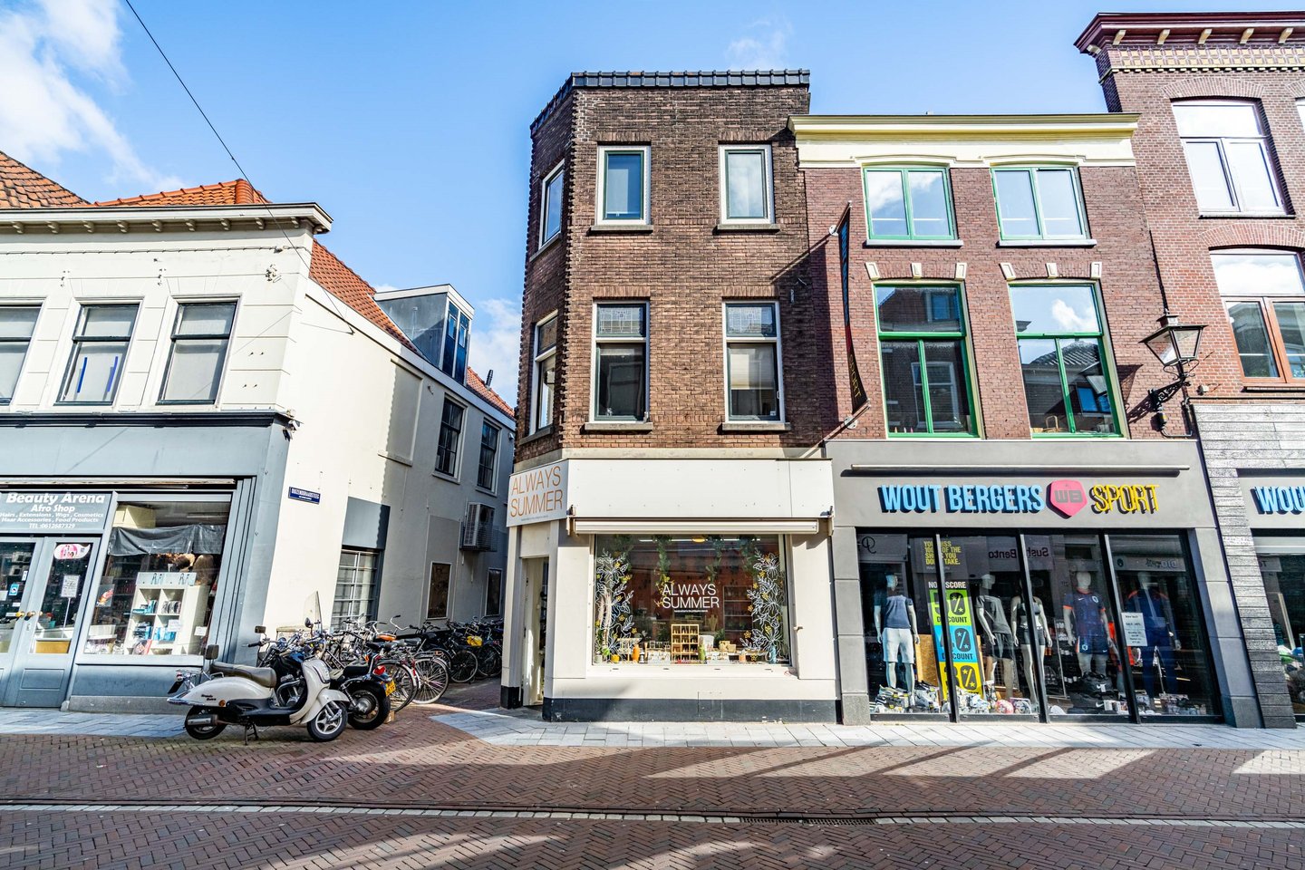 View photo 1 of Haarlemmerstraat 210