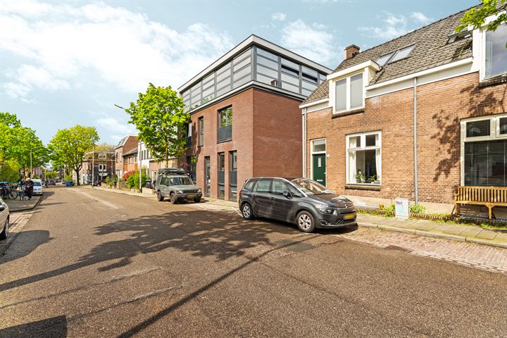 Bekijk foto 48 van Tooropstraat 107