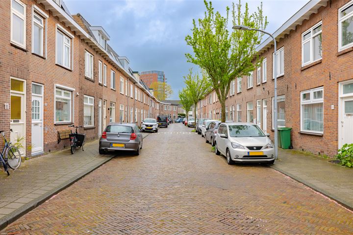 Bekijk foto 30 van Kedoestraat 7-A