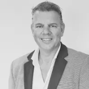 Hans Schindeler - Makelaar (Directeur)