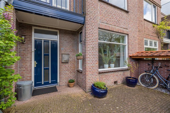 View photo 49 of Oosterstraat 15