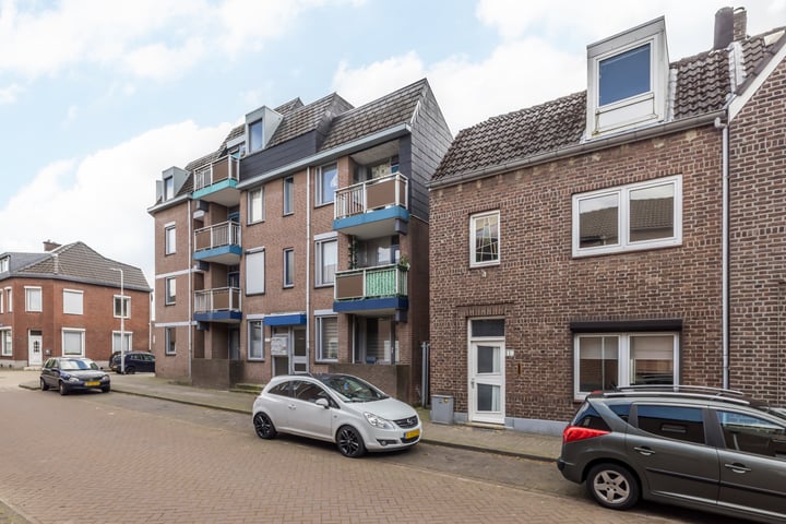 Bekijk foto 34 van Vroenstraat 19