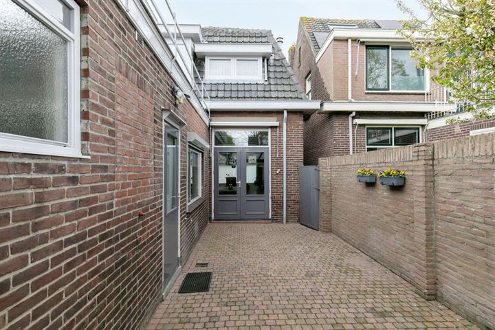 Bekijk foto 23 van Baardwijksestraat 30