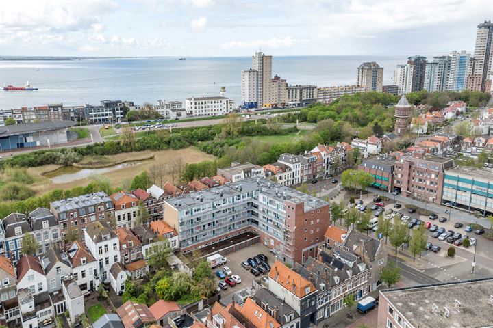 Bekijk foto 4 van Badhuisstraat 84