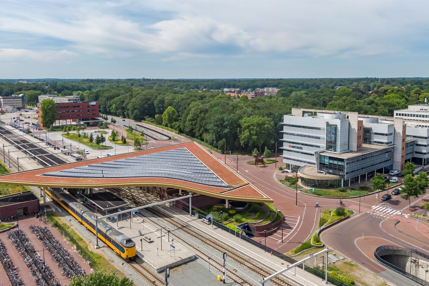 Bekijk foto 3 van Stationsplein 10