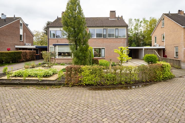 Bekijk foto 43 van Paul Pellastraat 76