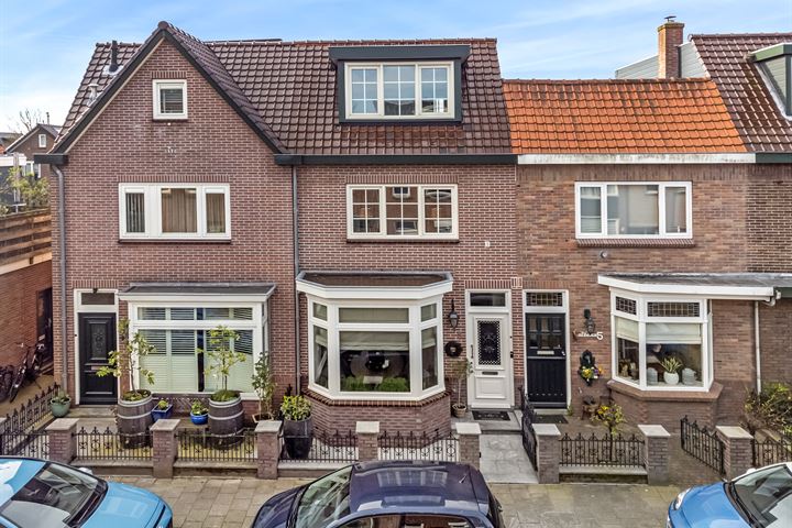 Bekijk foto 1 van Van der Helststraat 3