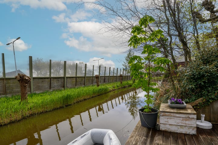 Bekijk foto 16 van Valkenierstraat 42