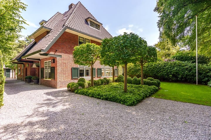 Bekijk foto 1 van Van Ostadelaan 8-.