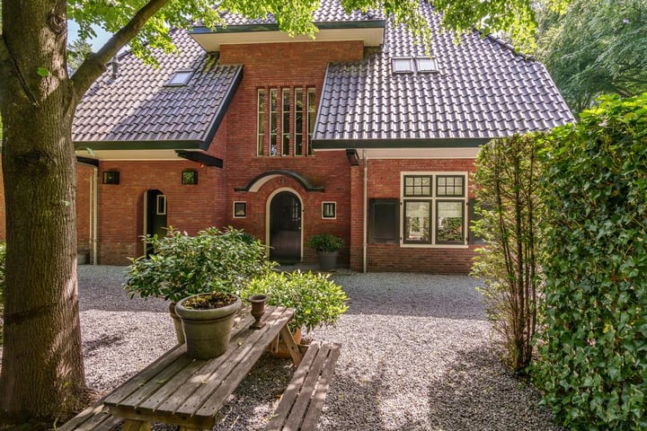 Bekijk foto 2 van Van Ostadelaan 8-.