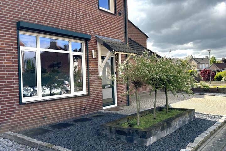 Bekijk foto 9 van Van Baerlestraat 14