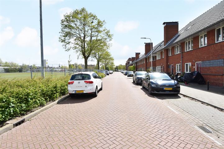 View photo 34 of Prins Clausstraat 63