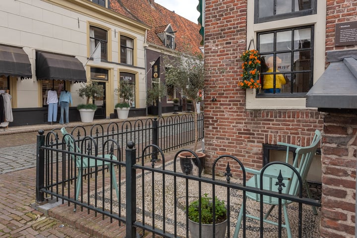 Bekijk foto 30 van Vischpoortstraat 24