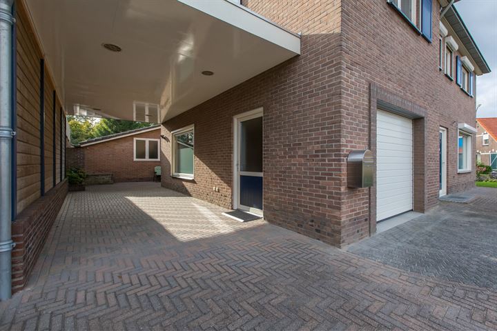 Bekijk foto 9 van Achtergaardsestraat 2