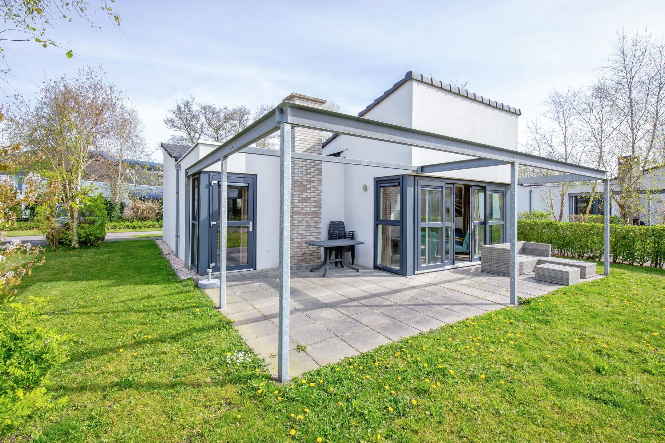 3-bedroom freehold villa in De Koog — photo 1 of 5