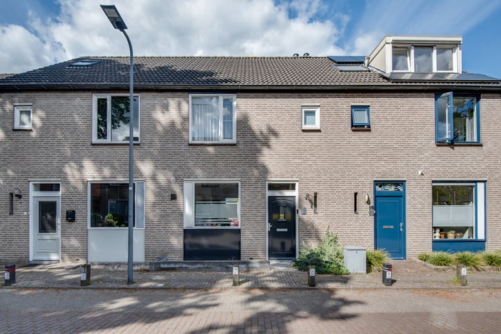 Bekijk foto 1 van Pastoriestraat 14