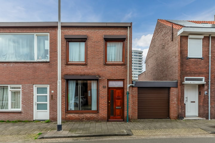 Bekijk foto 1 van Hoefstraat 52