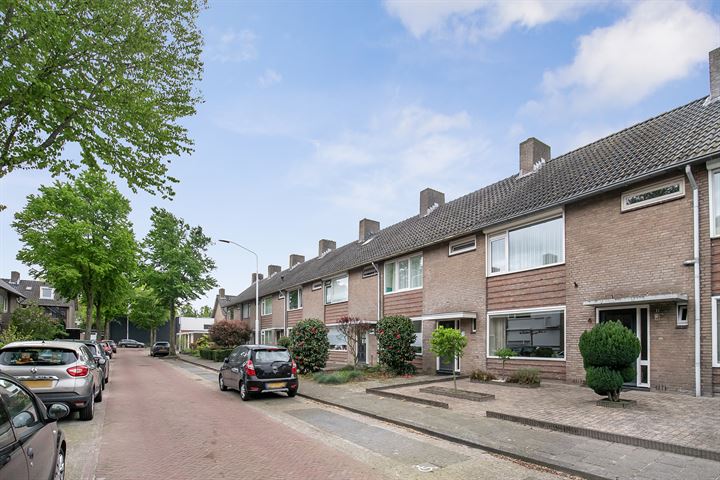 Bekijk foto 39 van Johannes Heerstraat 4