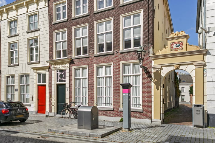 Bekijk foto 1 van Lievevrouwestraat 28