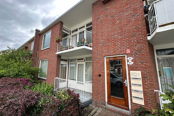 Bekijk foto 2 van Huygensstraat 33