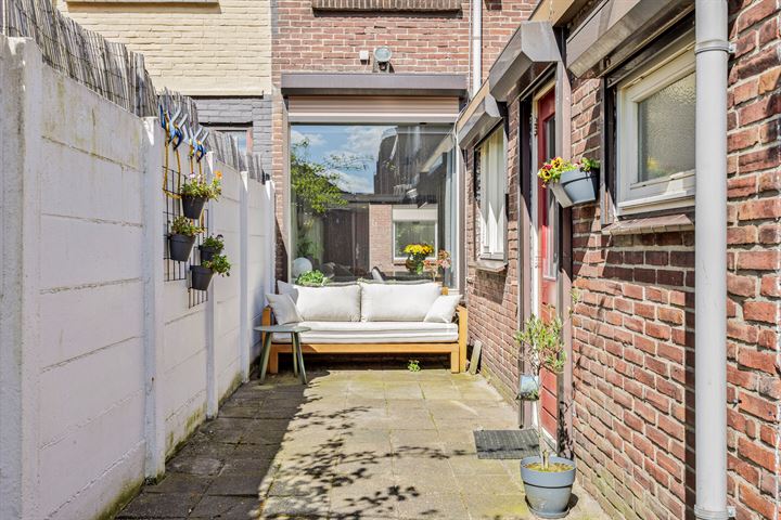 Bekijk foto 43 van Nachtegaalstraat 12