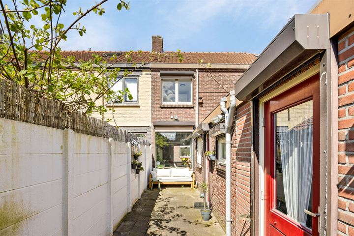 Bekijk foto 46 van Nachtegaalstraat 12