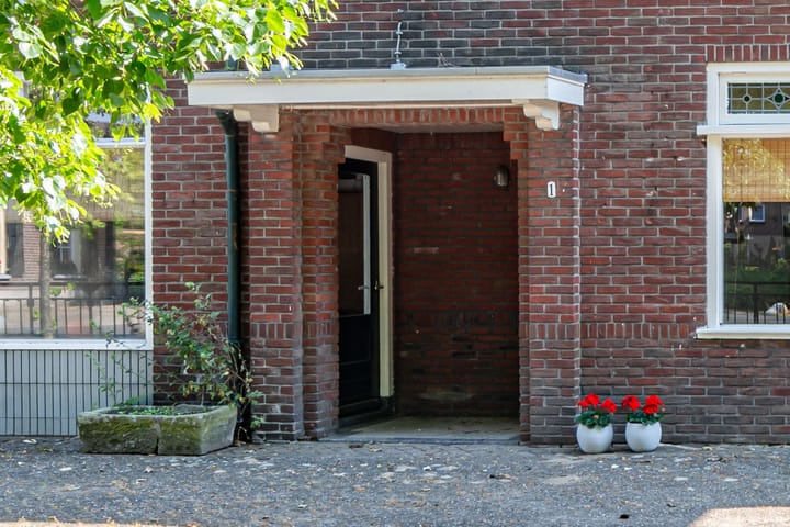 Photo 11 of Butzelaarstraat 1-A