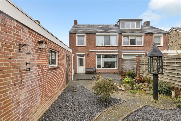 Bekijk foto 34 van Jan van Daalstraat 41