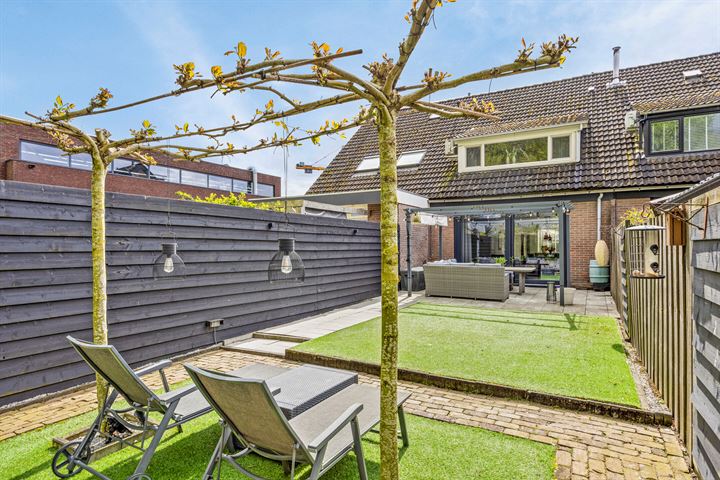 View photo 32 of Dikkersstraat 17