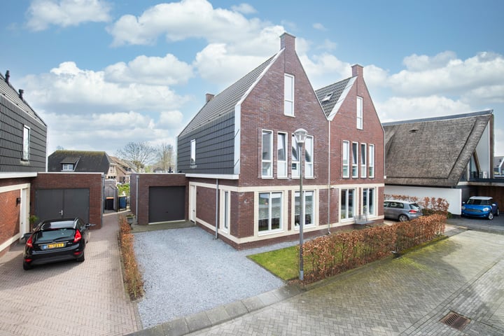 Foto 1 van Vierroeder 7