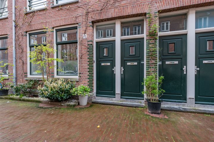 View photo 3 of Soendastraat 32-3