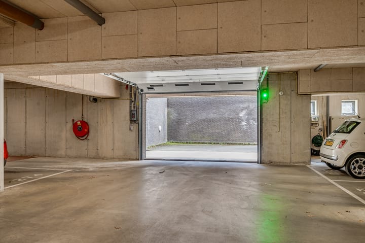 Foto 29 van Antoniuslaan 242