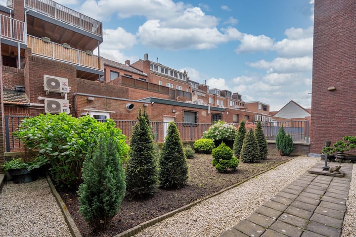 Foto 35 van Antoniuslaan 242