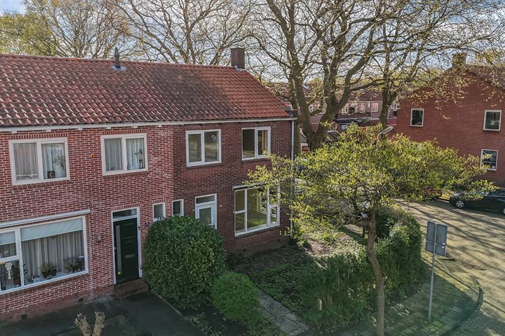 Bekijk foto 3 van Dennenstraat 52