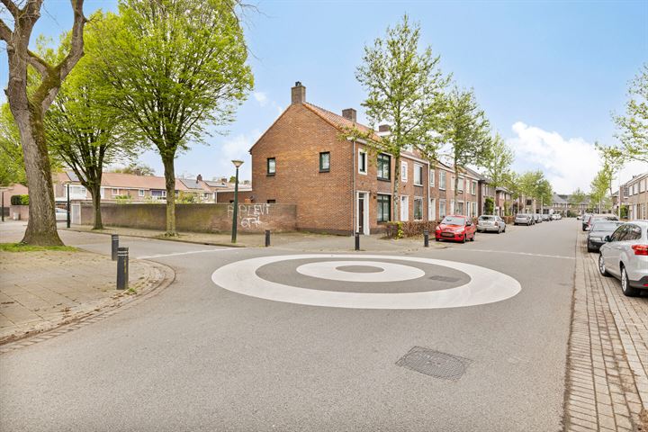 Bekijk foto 40 van Poeijersstraat 72