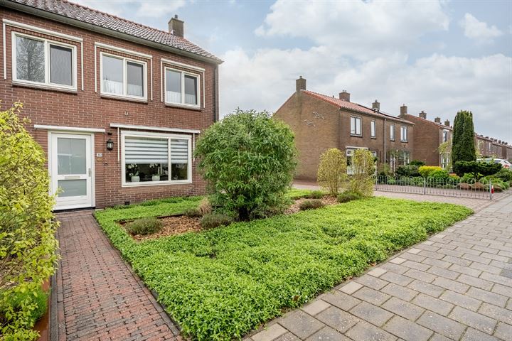 Bekijk foto 44 van Burg.van der Grondenstraat 30