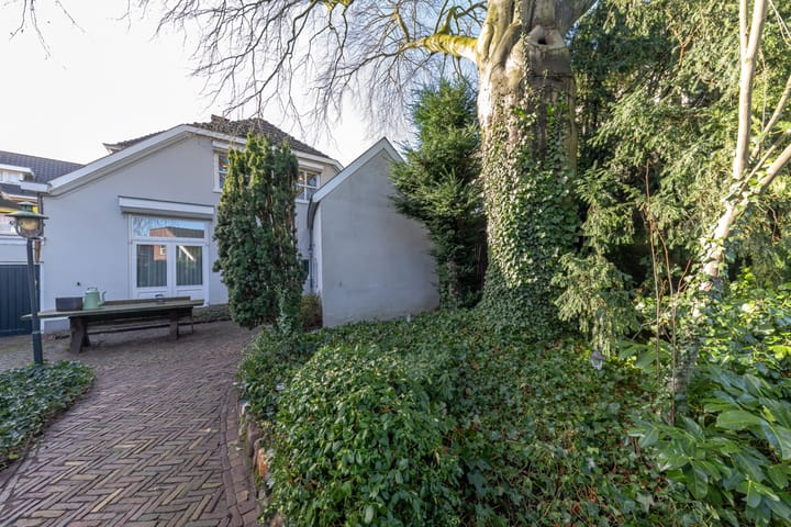 Foto 32 van F B Deurvorststraat 10