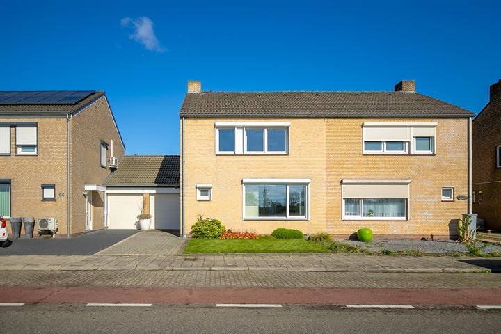 Bekijk foto 1 van Gouverneur Ruijs de Beerenbroucklaan 62