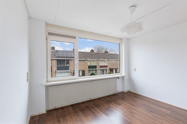 Bekijk foto 22 van Van Schendelstraat 19